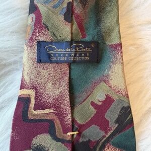 Vintage Oscar de la Renta Couture Tie Imported Silk Colorful Paisley 57' USA